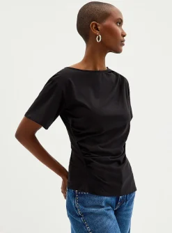 Asymmetrical hem pleated T-shirt