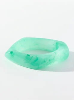 Asymmetric bangle