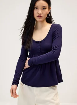 Back bow open neckline T-shirt
