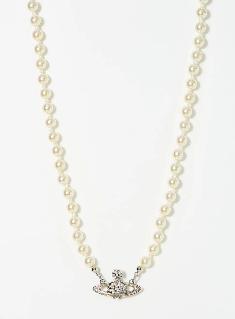 BaGlimmering bas-relief iridescent bead necklace