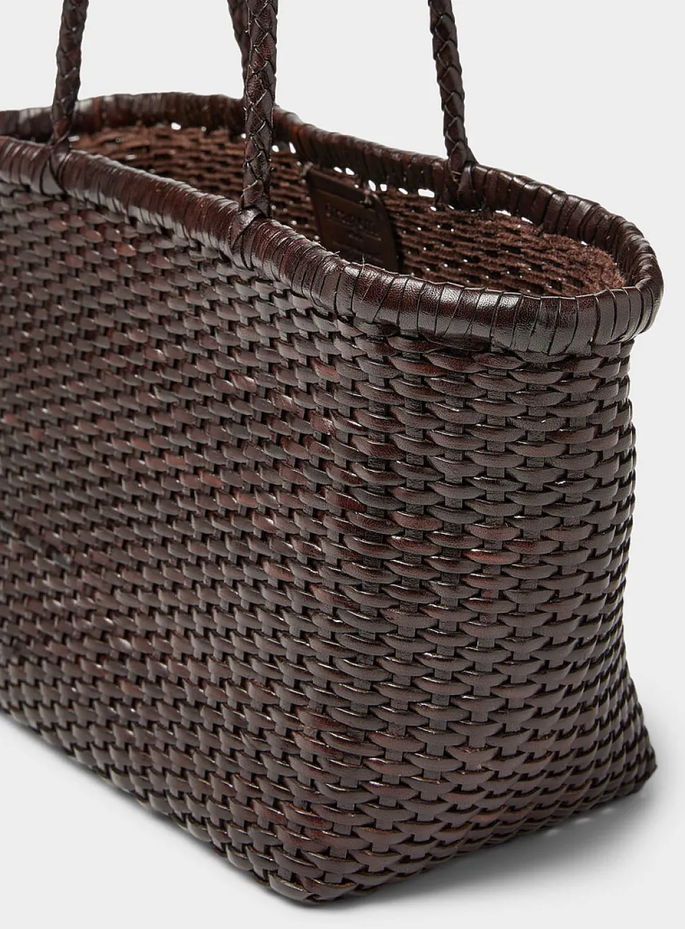 Basketweave pattern small leather bag