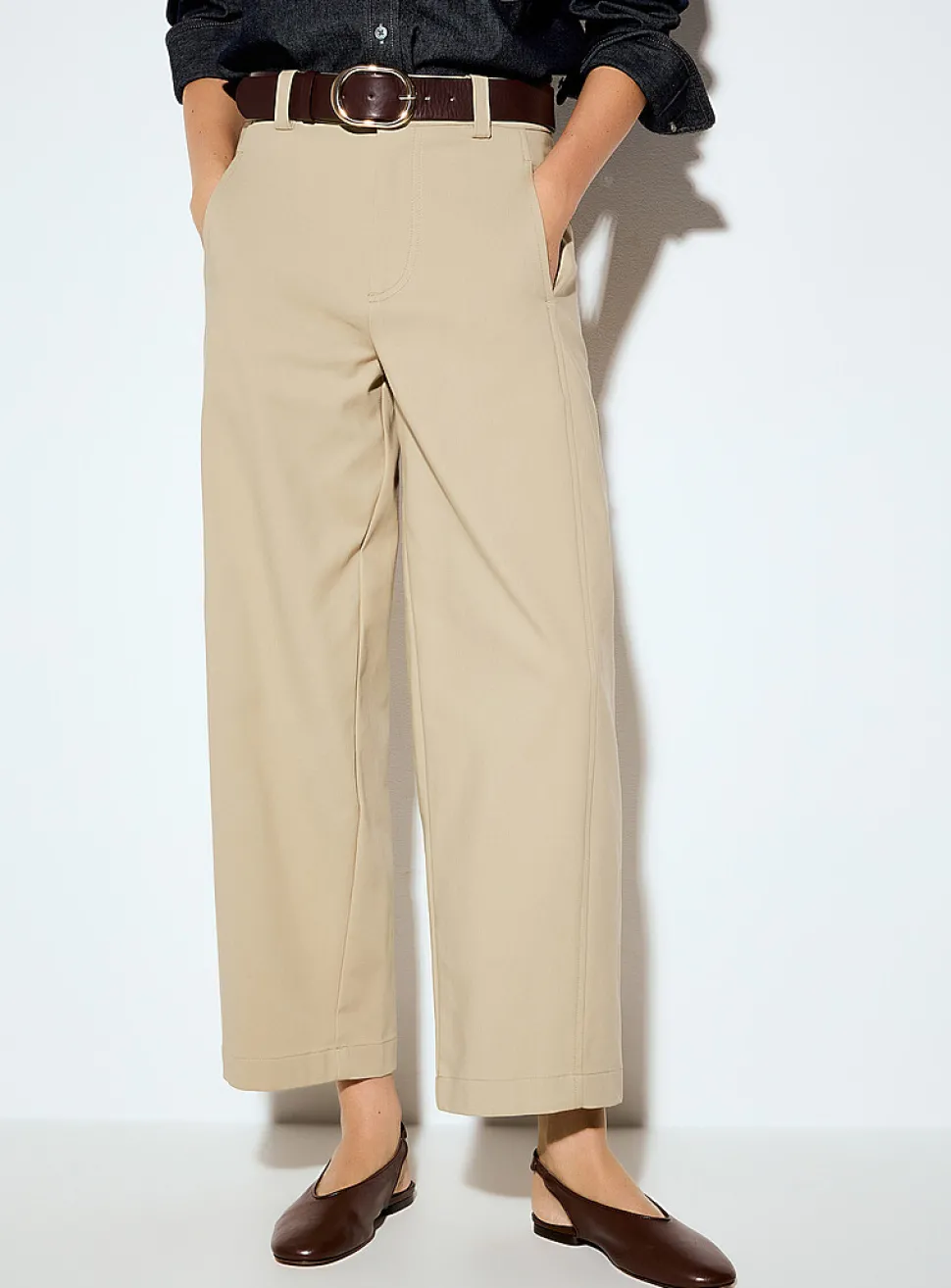 Belted stretch barrel pant
