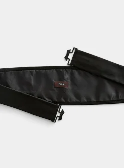 Black cummerbund
