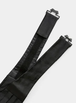 Black cummerbund