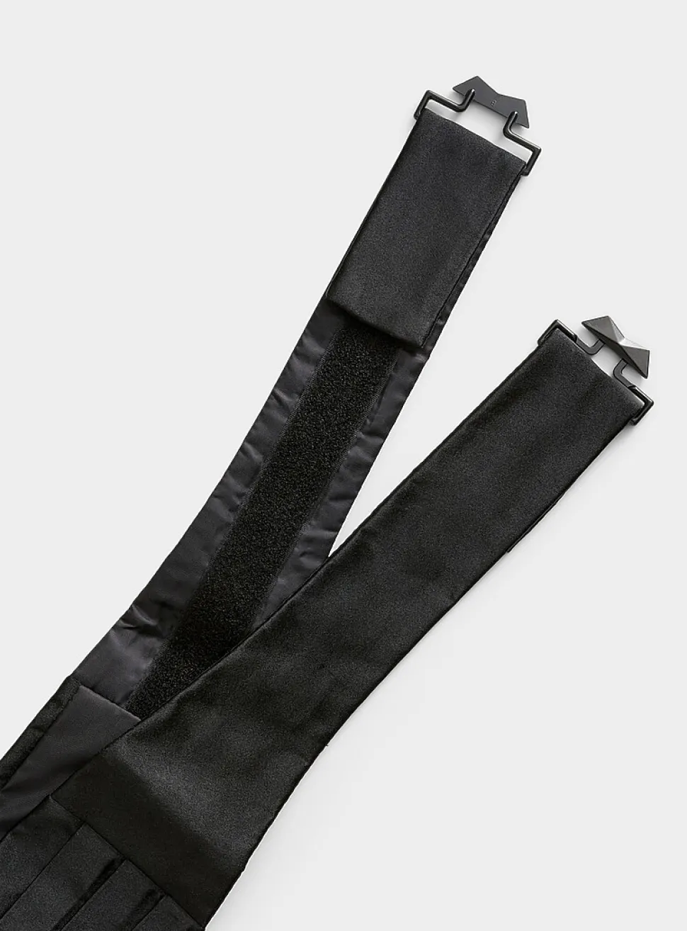 Black cummerbund