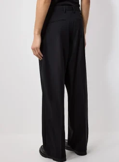 Black double-pleated pant