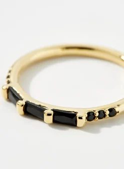 Black stone golden ring