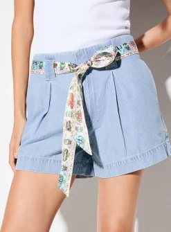 Box pleats scarf belt light denim short