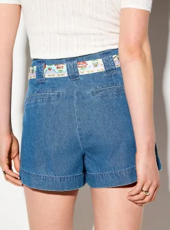 Box pleats scarf belt light denim short