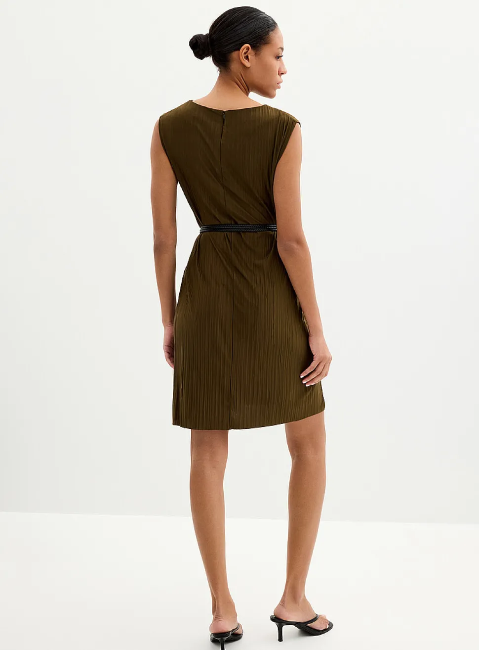 Braided belt flowy pleated dress