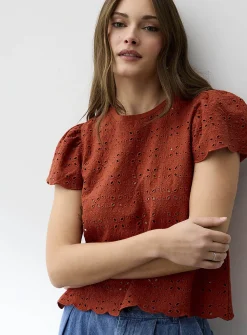 Broderie anglaise tee
