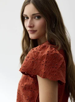 Broderie anglaise tee
