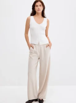 Buttons and lace ribbed cami