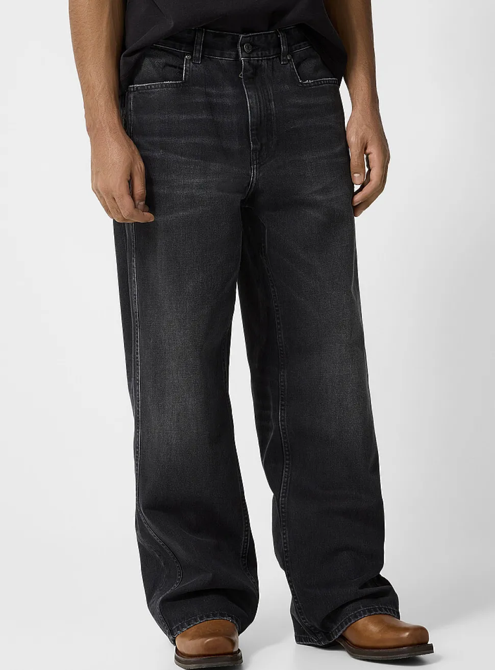 Case square-pocket wide-leg jean