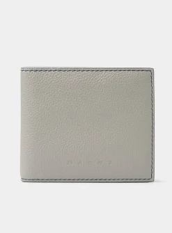 Contrasting interior folded wallet