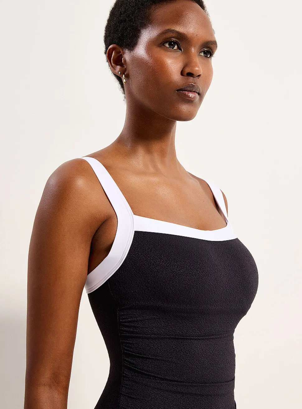 Contrast trim square-neck one-piece