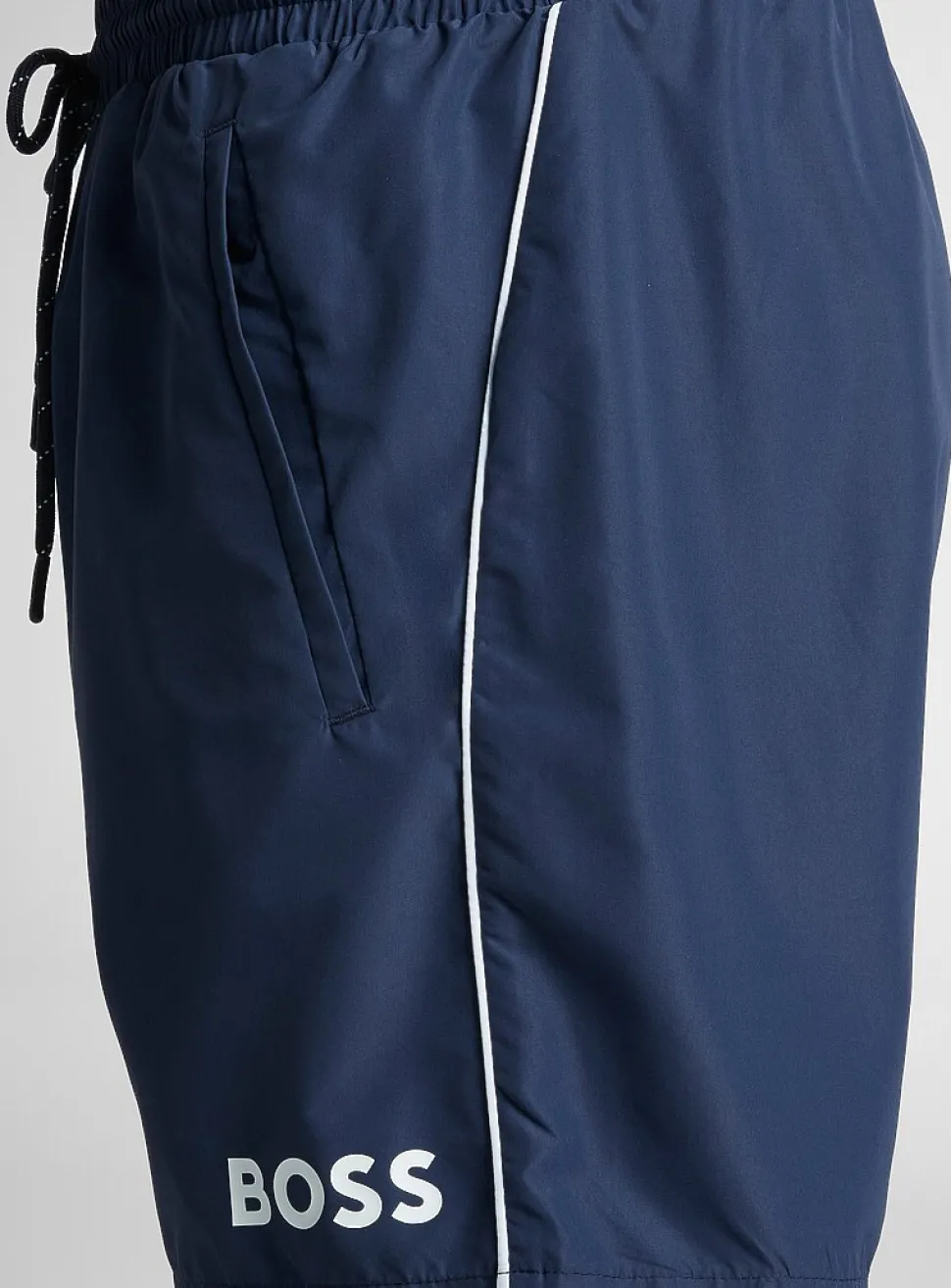 Contrast-trim swim short