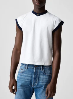 Contrast trim V-neck cropped T-shirt