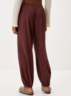 Crinkled cotton barrel-leg jogger