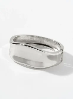 Curved bangle