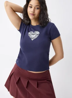 Cute fitted T-shirt