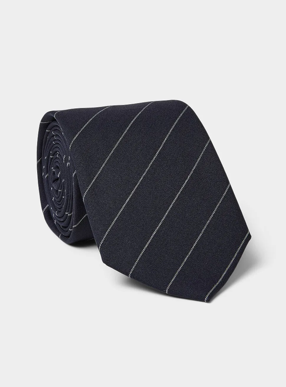 Diagonal fine-stripe tie