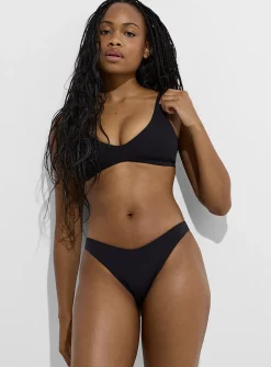 Dip curved cheeky bottom