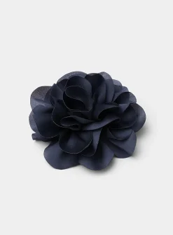 Dome flower brooch