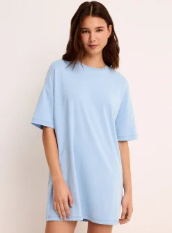 Drop-shoulder relaxed-fit sleep tee