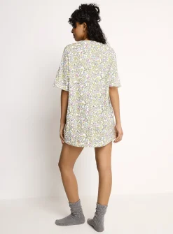 Drop-shoulder relaxed-fit sleep tee