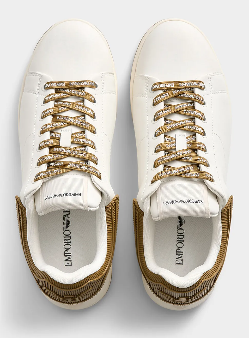 Embossed heel leather sneakers