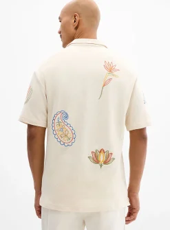 Embroidered Johnny collar polo