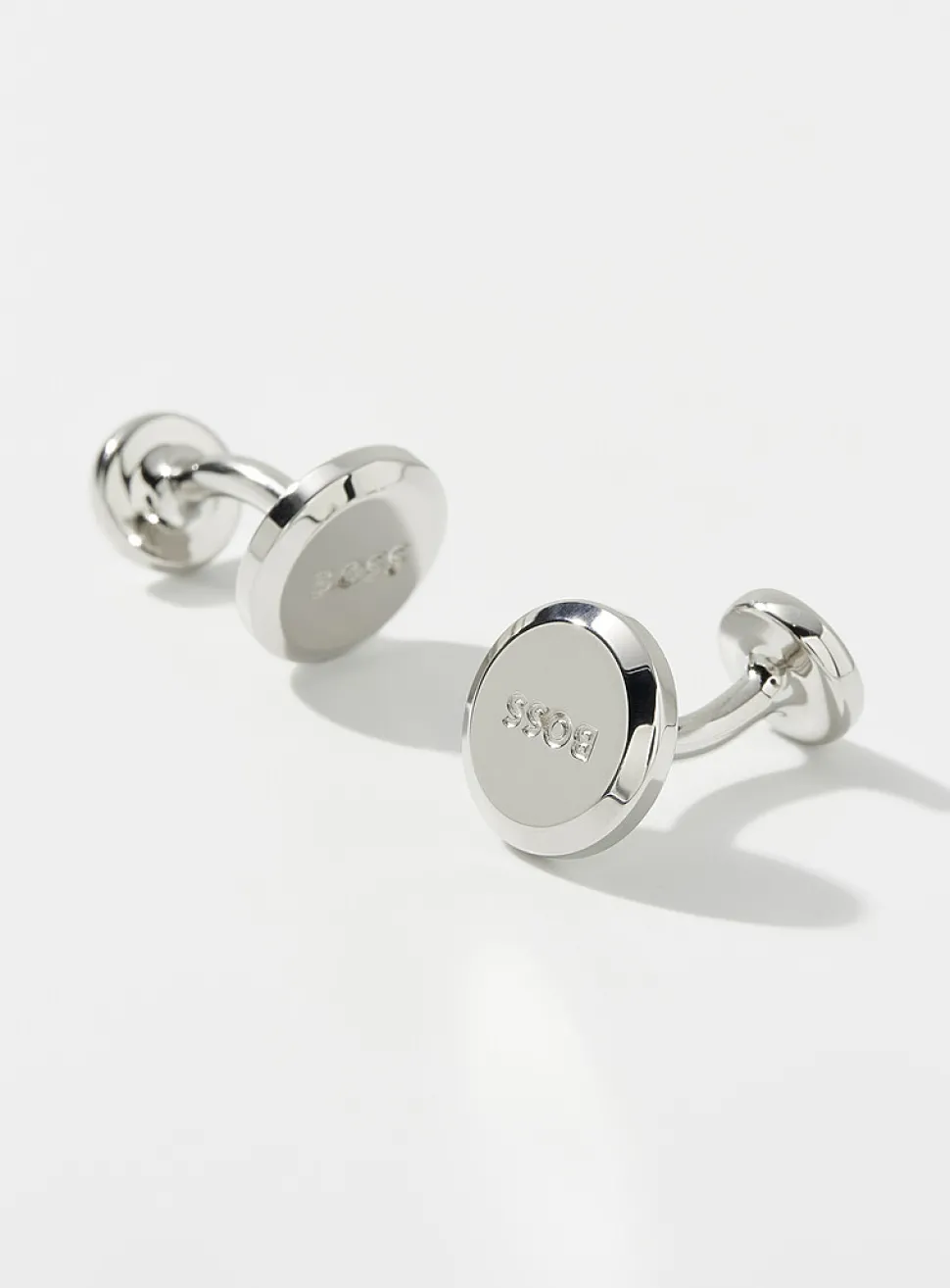 Engraved disc cufflinks