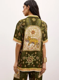 Exotic print notch collar shirt