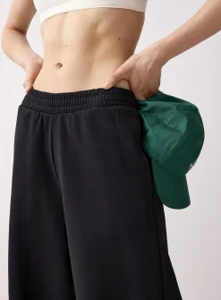 Extra-wide fleece pant