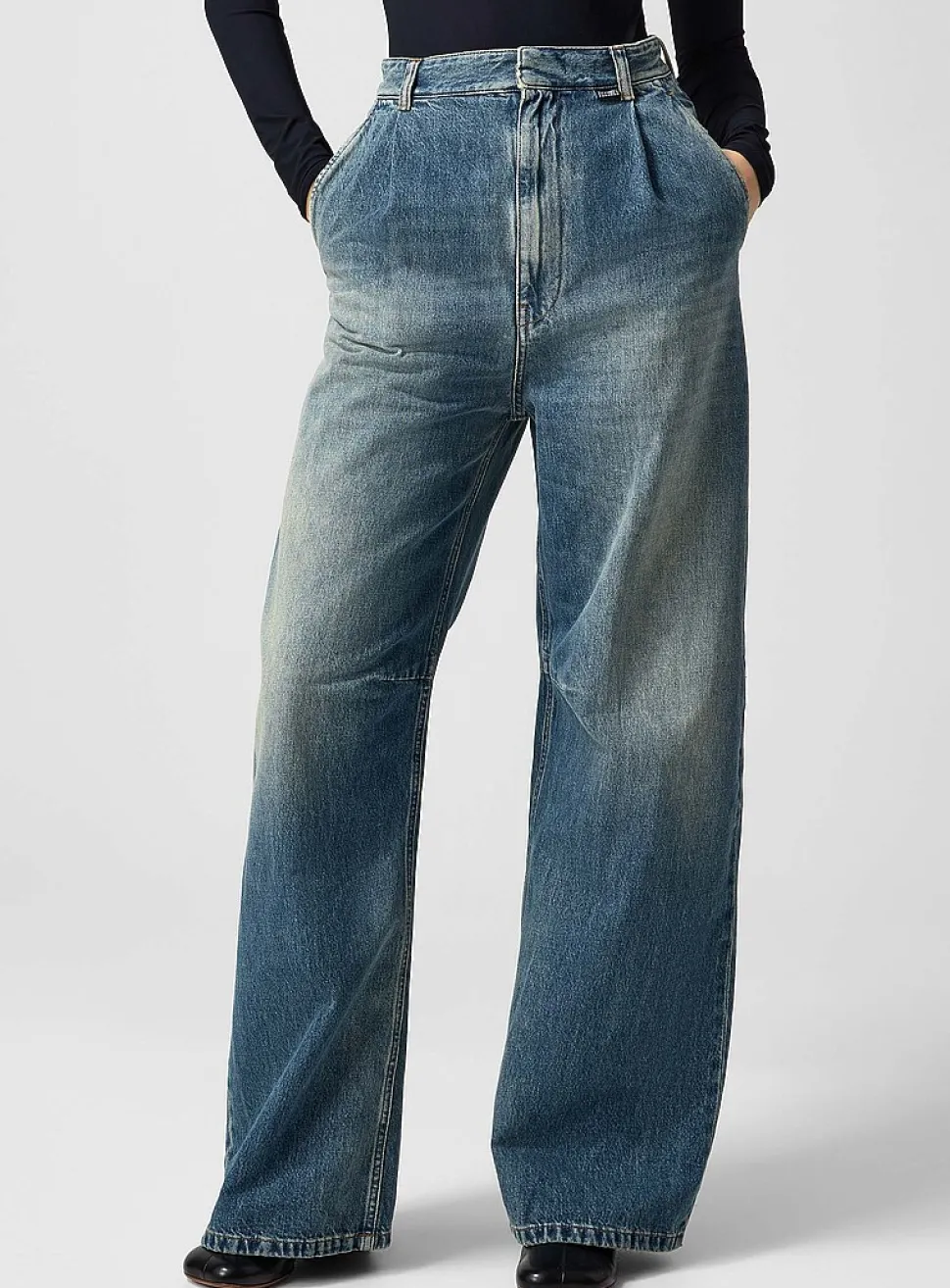 Faded wide-leg jean