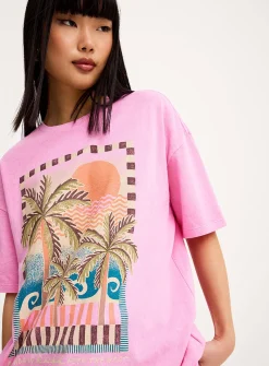 Feel The Heat pink T-shirt