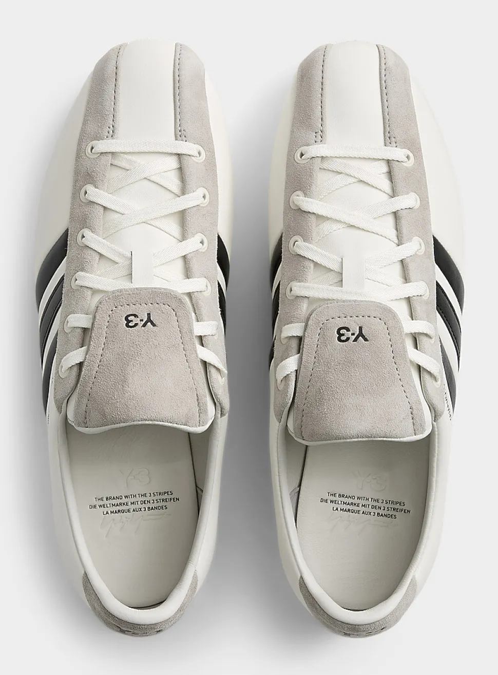 Field contrasting stripes sneakers
