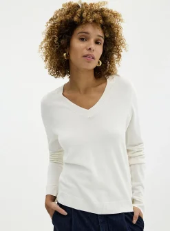 Fine-knit V-neck sweater