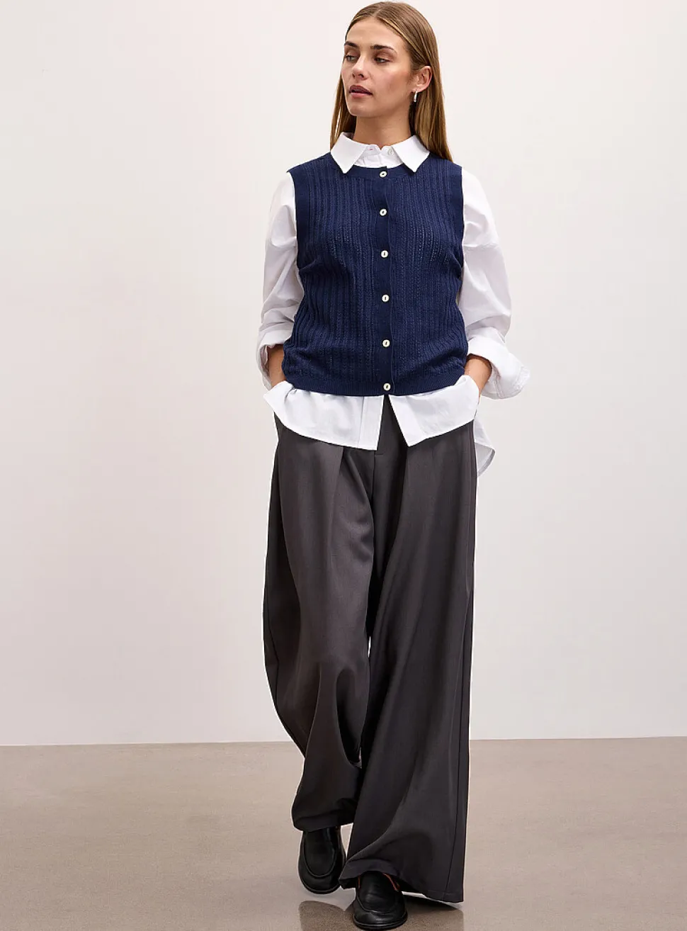 Fine openwork knit vest