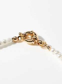 Fine pearl necklace