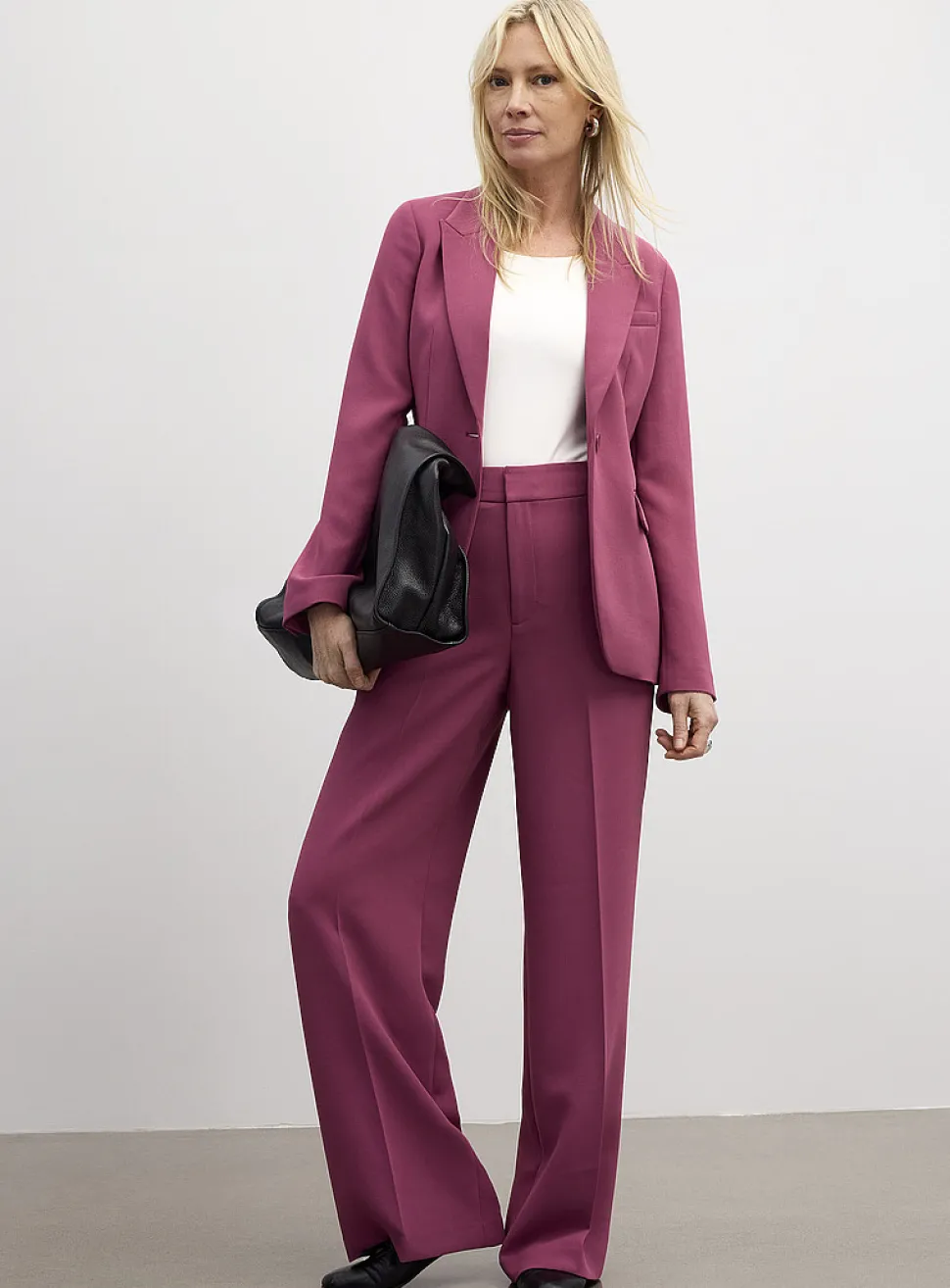 Fitted textured crepe blazer
