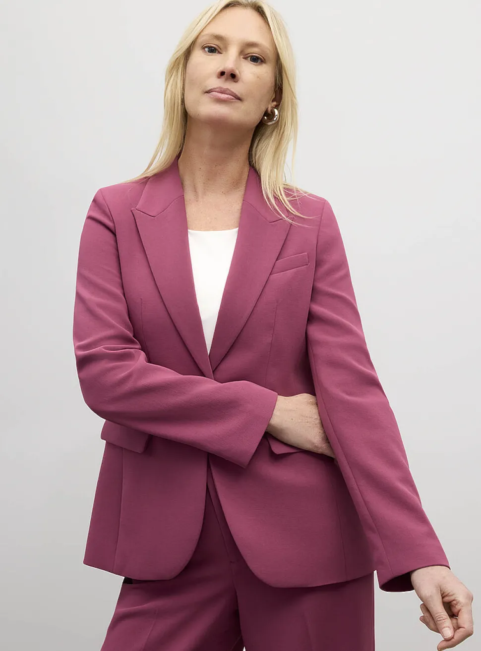 Fitted textured crepe blazer