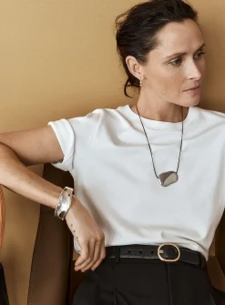 Flat metallic medallion rope necklace