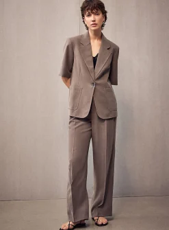 Fluid loose-fit short-sleeve blazer