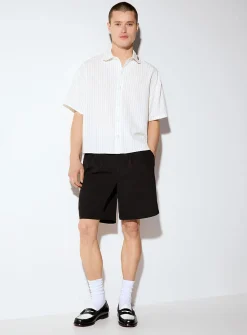 Fluid pleated Bermudas