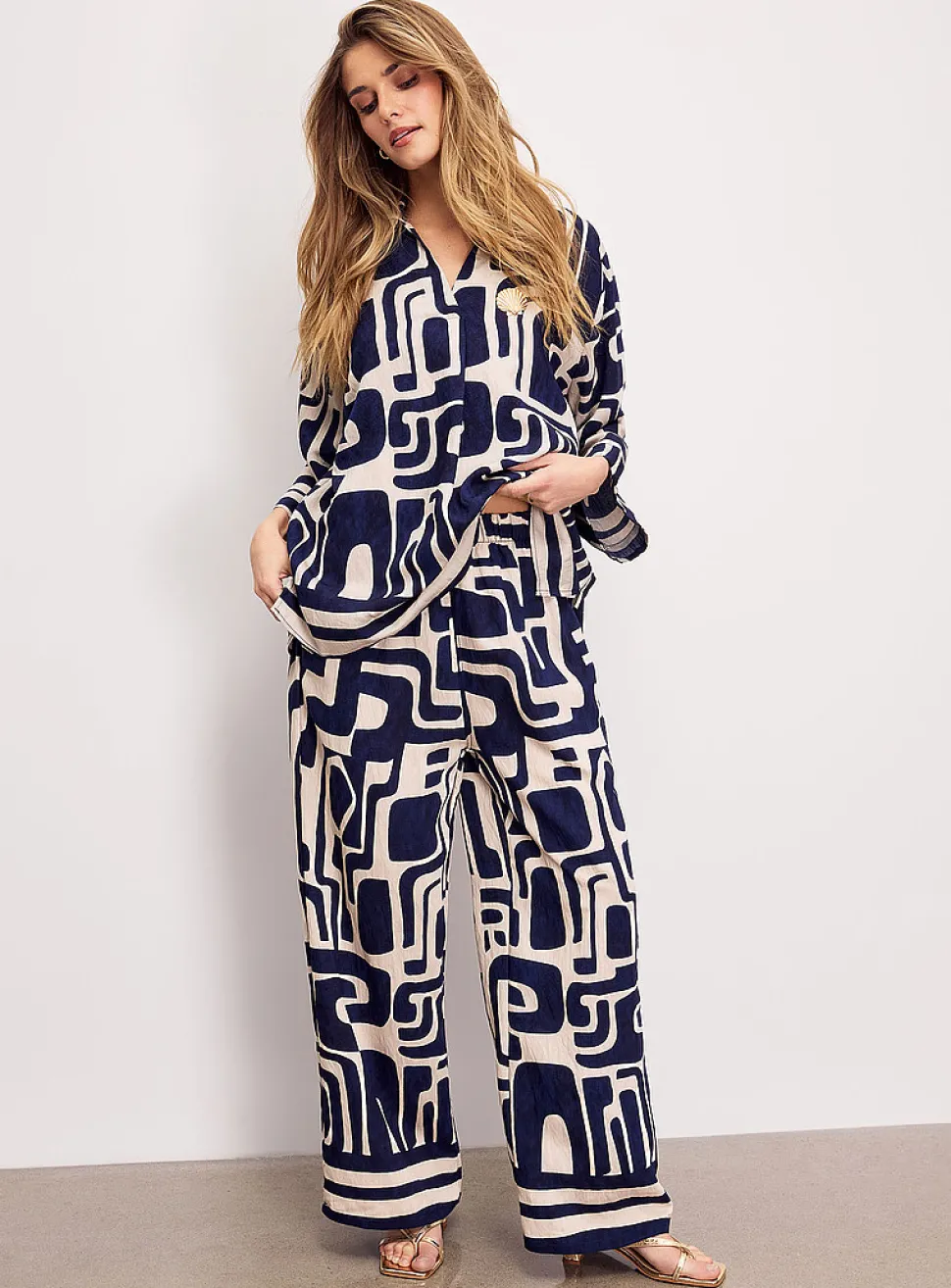 Geometric pattern wide-leg pant