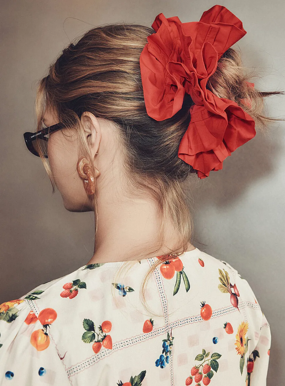 Giant monochrome ruffled scrunchie