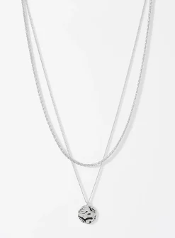 Hammered medallion chains