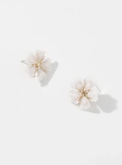 Heart-shaped petal flower earrings